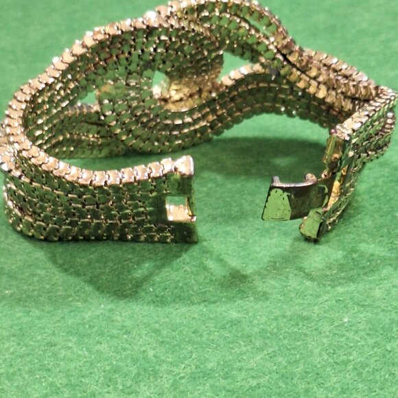 Vintage Gold Tone Chain-Link Bracelet – Bold Statement Cuff - Picture 5 of 7